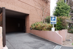 5.駐車場完備・快適なアクセス
